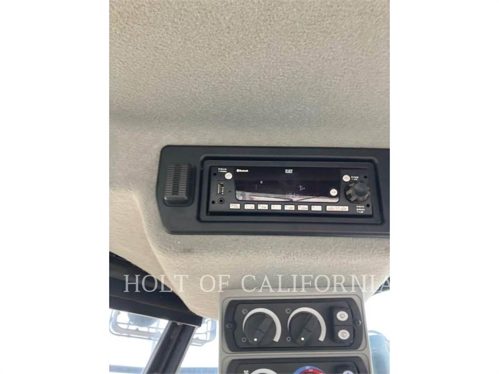 CAT 966M HL Pale gommate