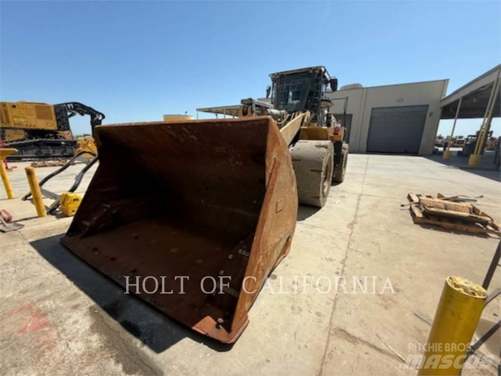 CAT 966M HL Pale gommate