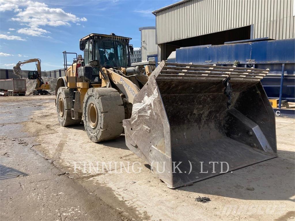 CAT 966M HL Pale gommate