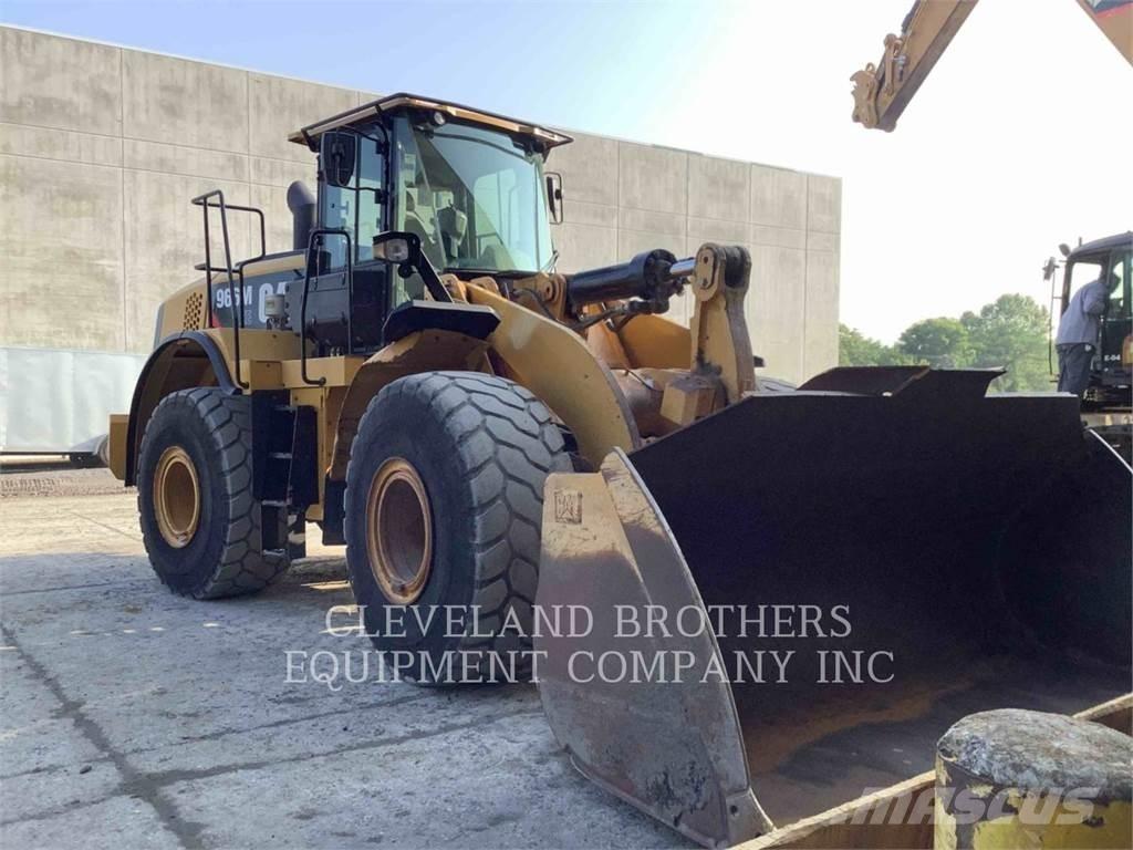 CAT 966M XE Pale gommate