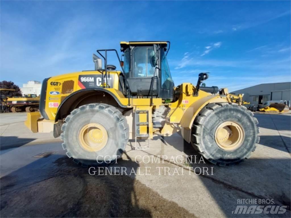 CAT 966M XE Pale gommate