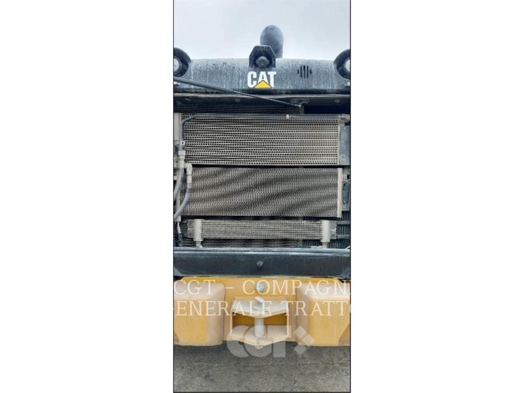 CAT 966M XE Pale gommate