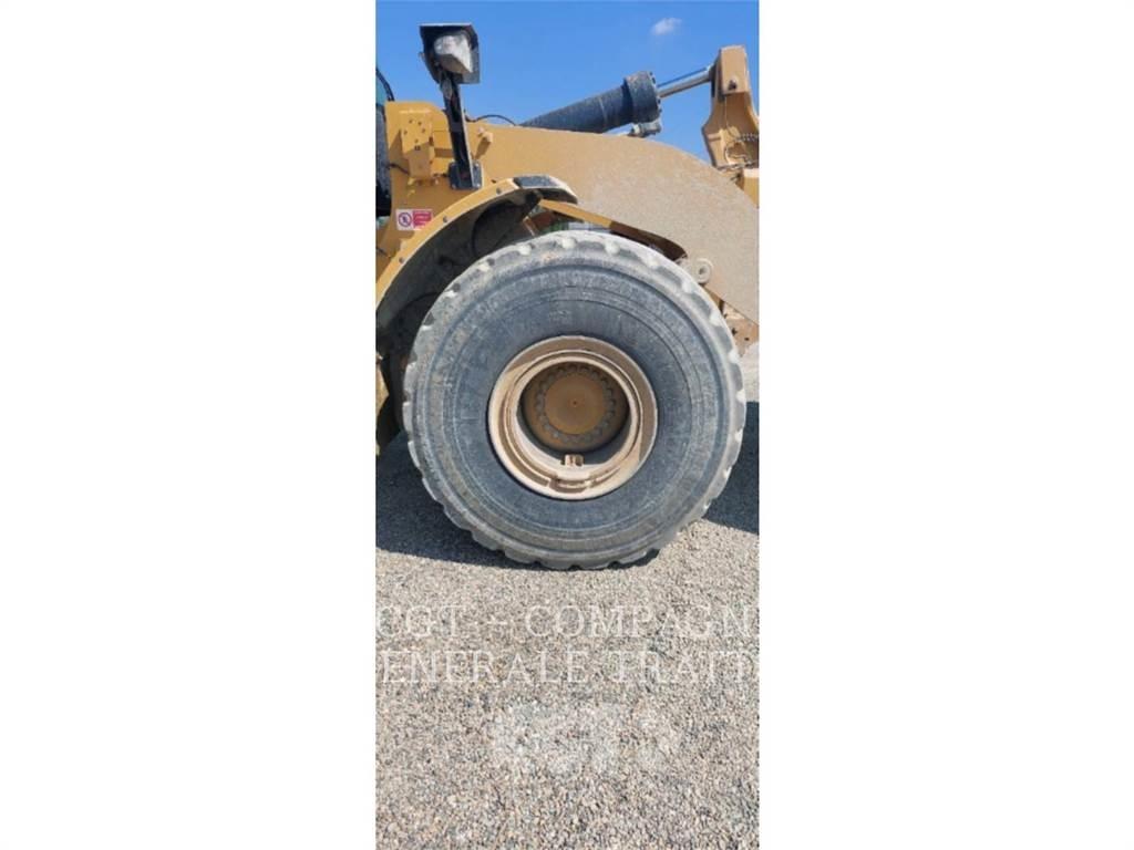 CAT 966M XE Pale gommate