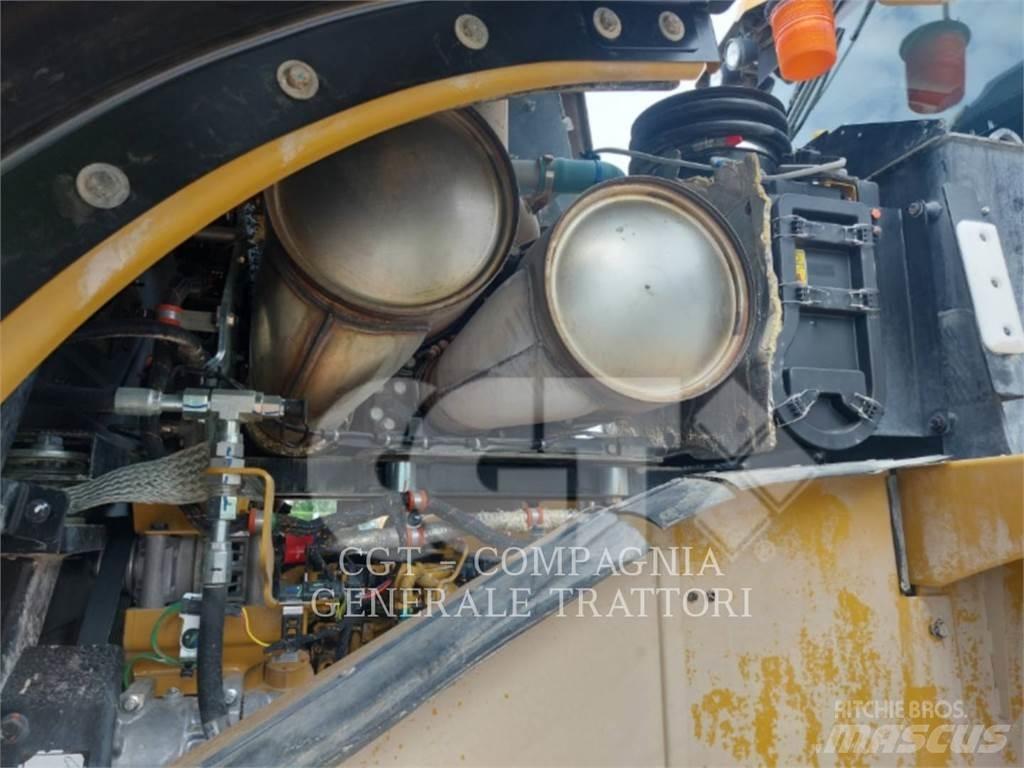 CAT 966M XE Pale gommate