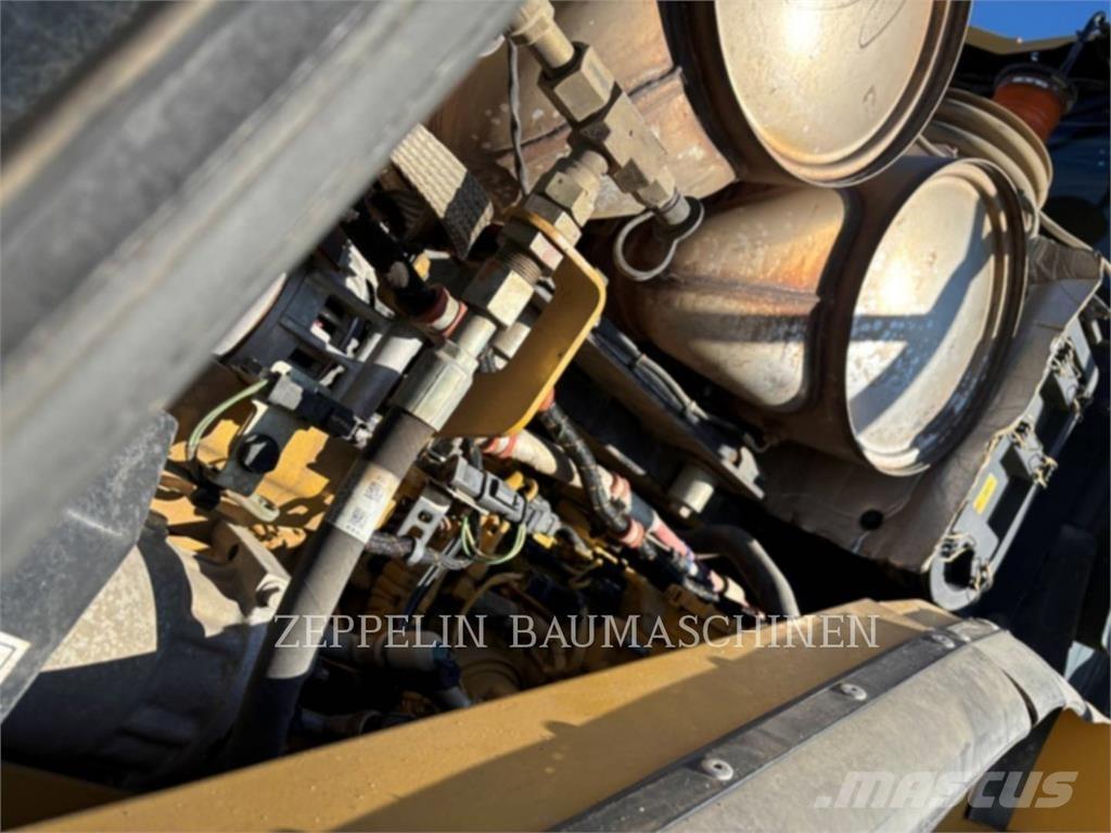 CAT 966MXE Pale gommate