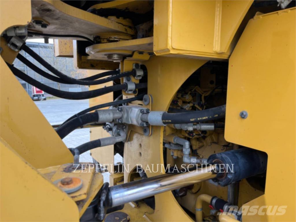 CAT 966MXE Pale gommate