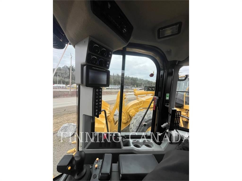 CAT 972 MXE Pale gommate