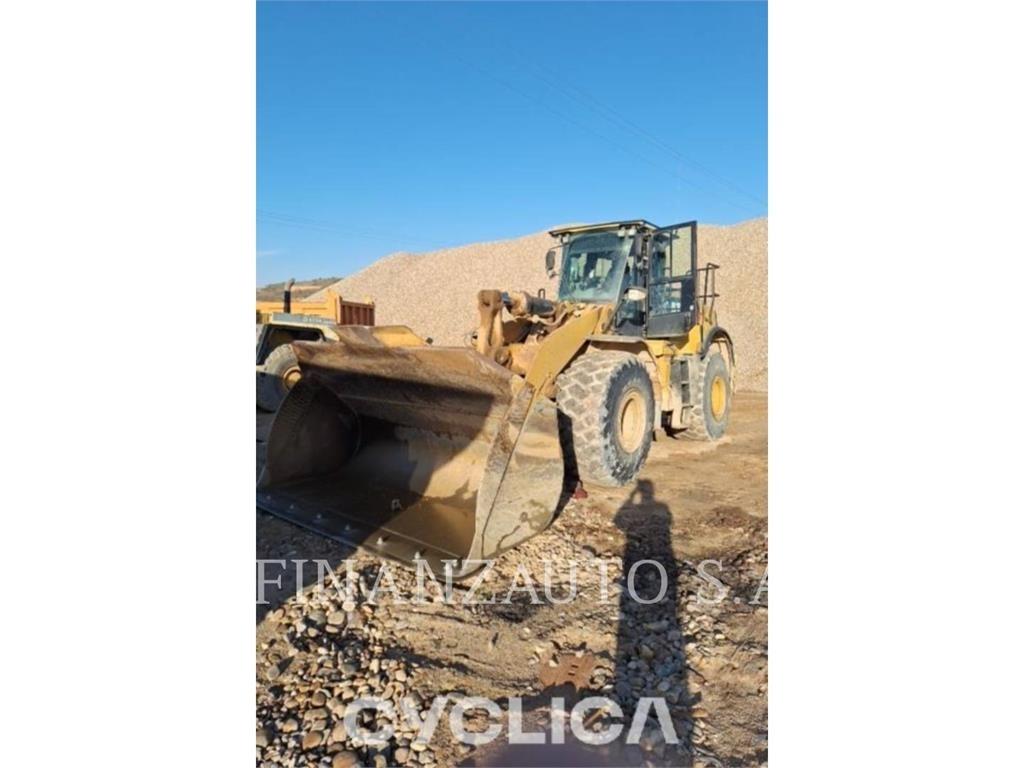 CAT 972K Pale gommate