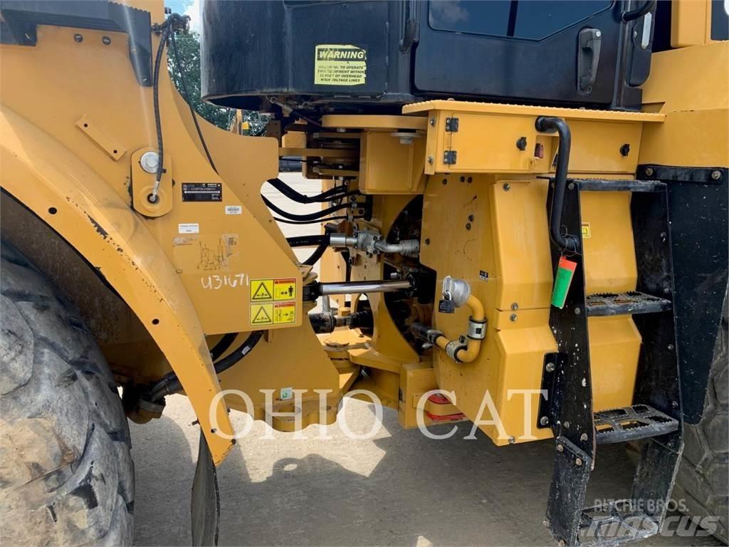 CAT 972M Pale gommate