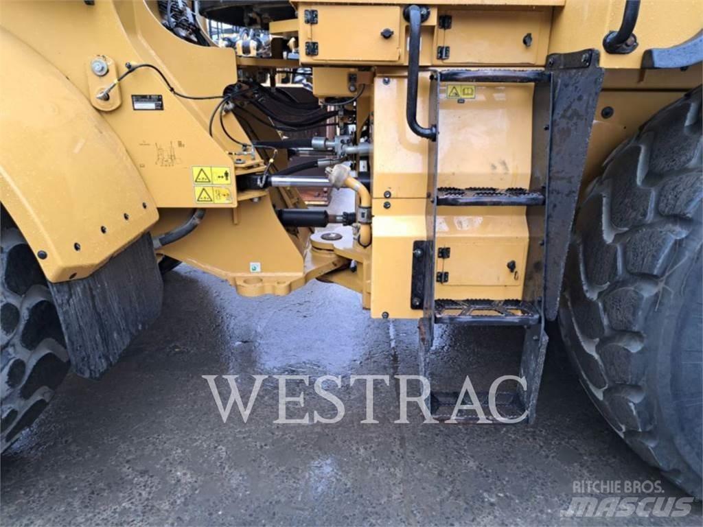CAT 972M Pale gommate