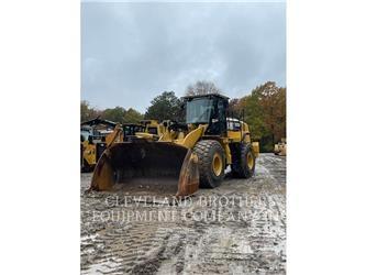 CAT 972M Pale gommate