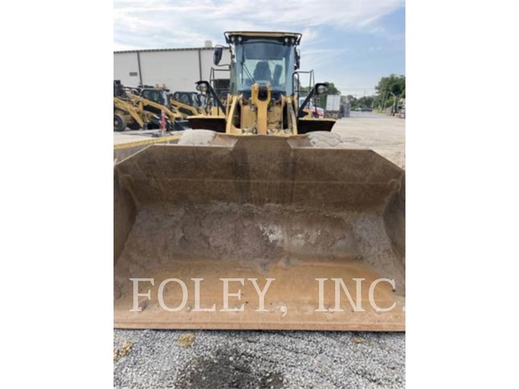 CAT 972M Pale gommate