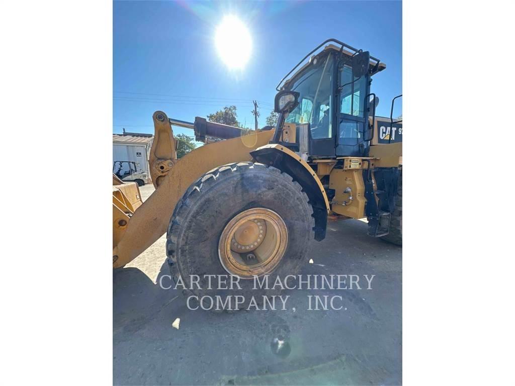 CAT 972M Pale gommate