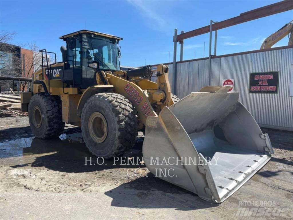 CAT 972M Pale gommate
