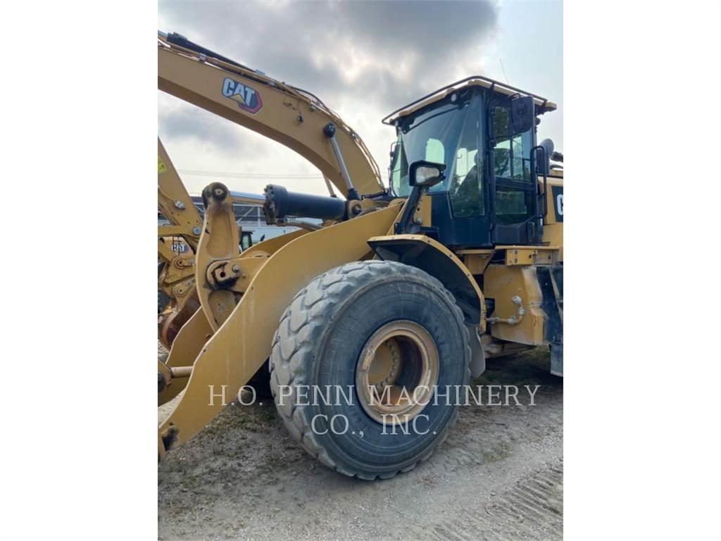 CAT 972M Pale gommate