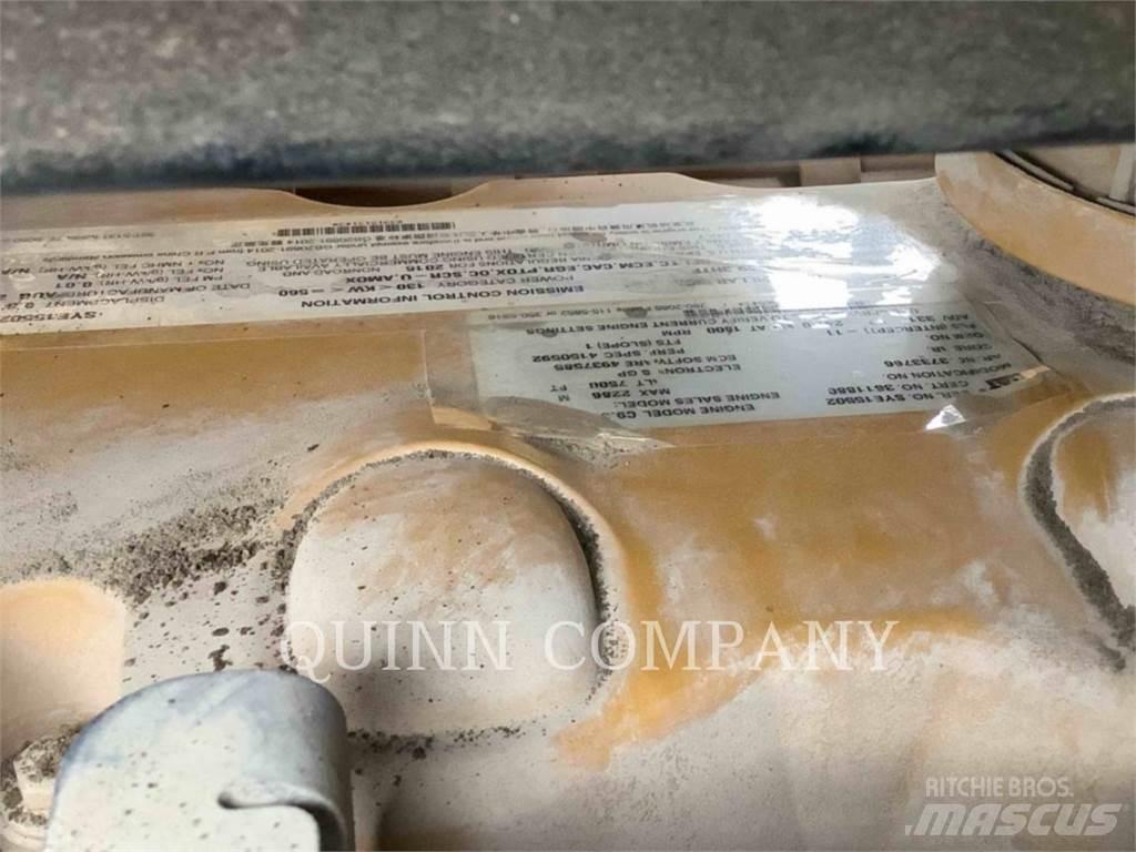 CAT 972M Pale gommate