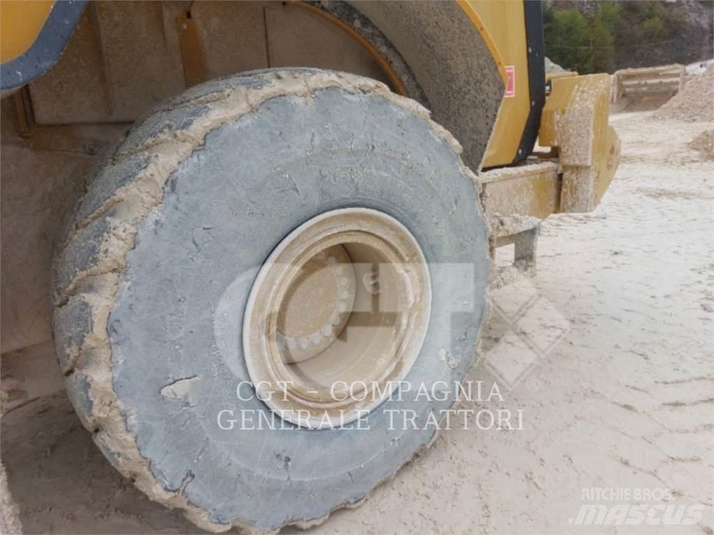 CAT 972M Pale gommate