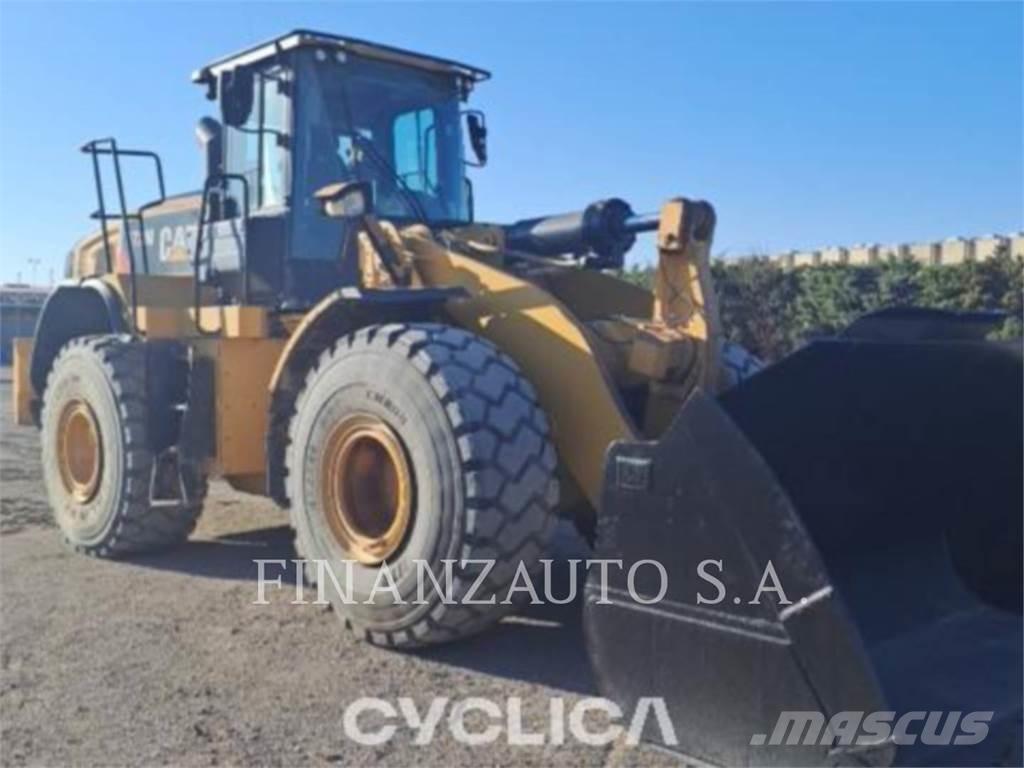 CAT 972M Pale gommate