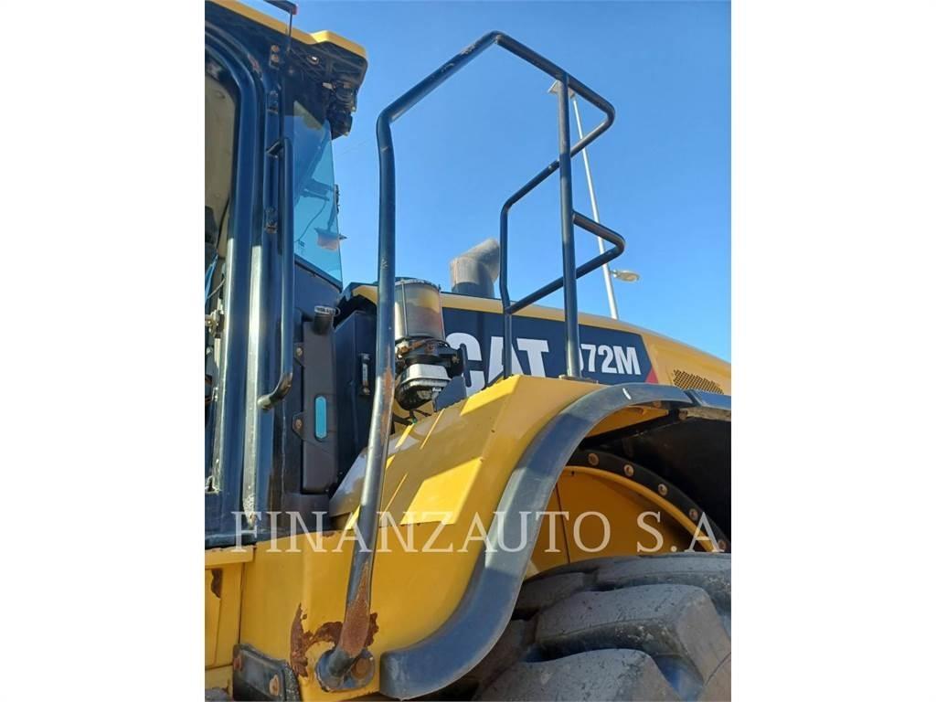 CAT 972M Pale gommate