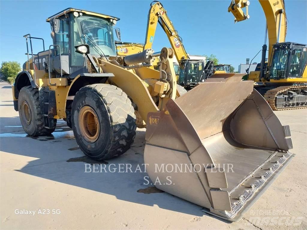 CAT 972M Pale gommate