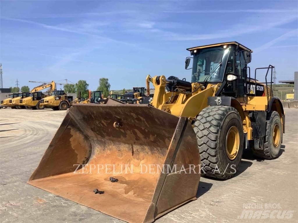 CAT 972M Pale gommate