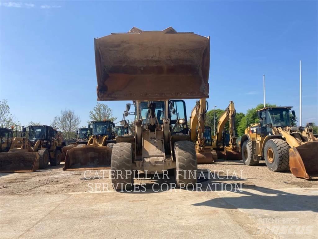 CAT 972M Pale gommate