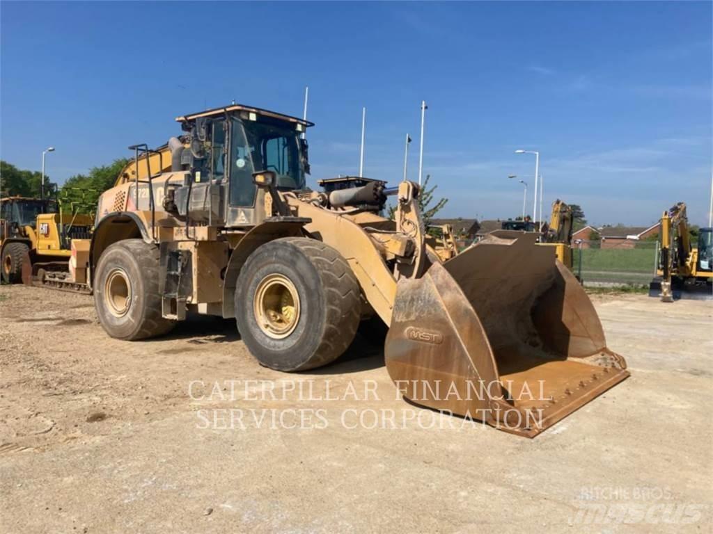 CAT 972M Pale gommate
