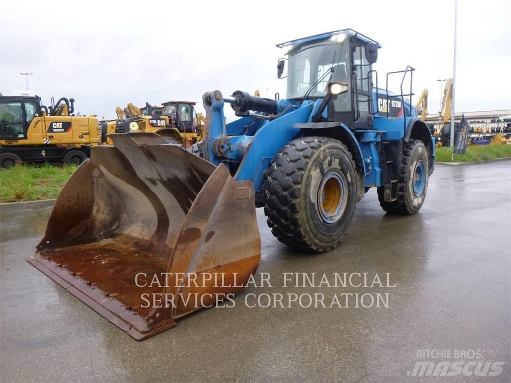 CAT 972M Pale gommate