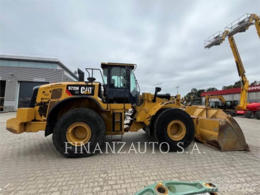 CAT 972M Pale gommate