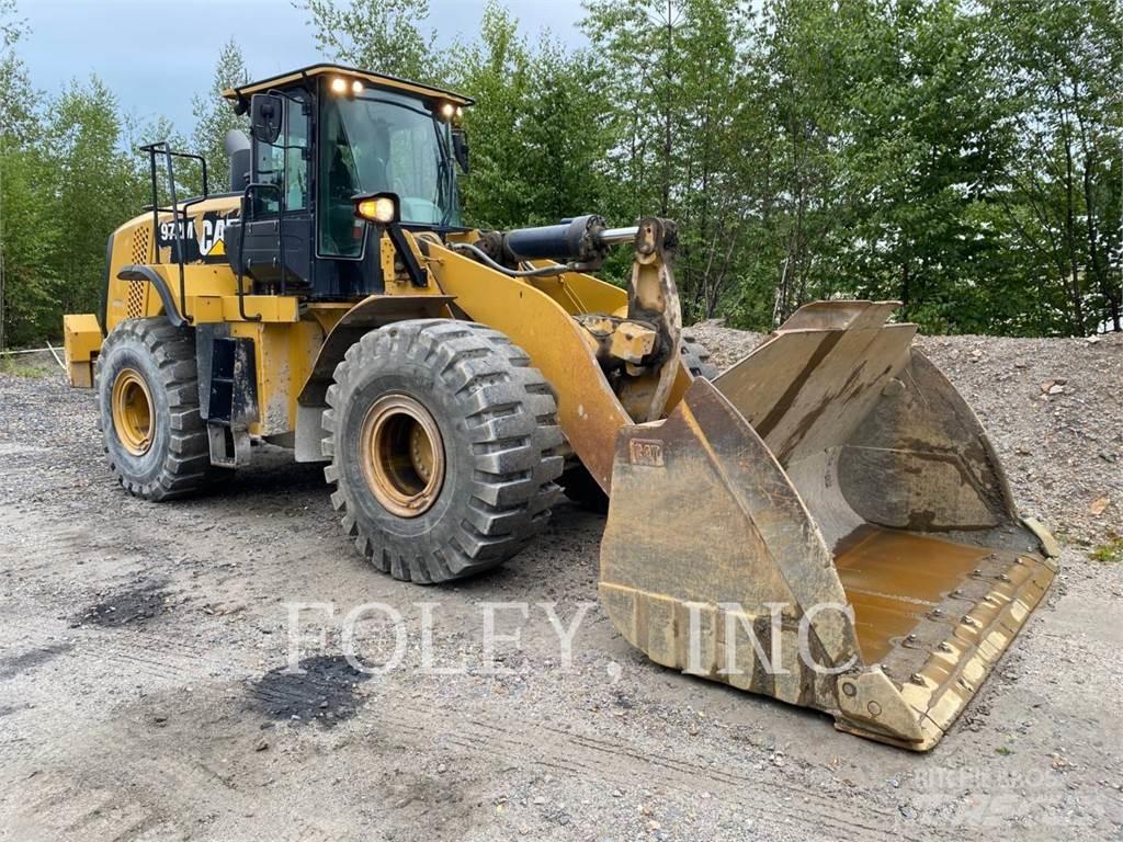 CAT 972M Pale gommate