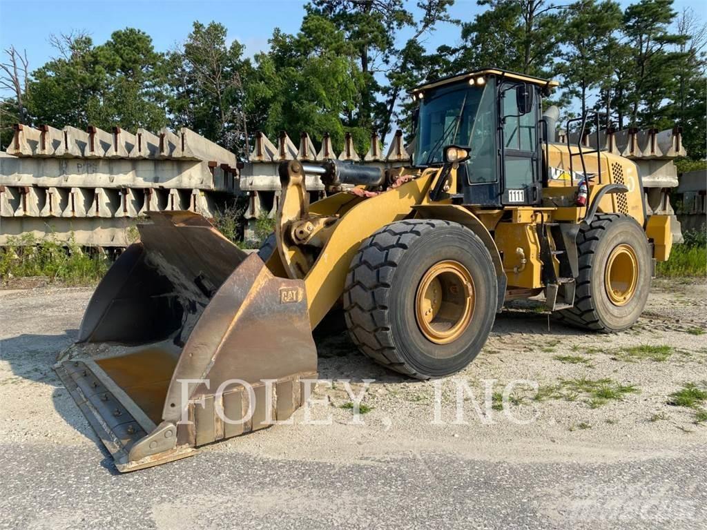 CAT 972M Pale gommate