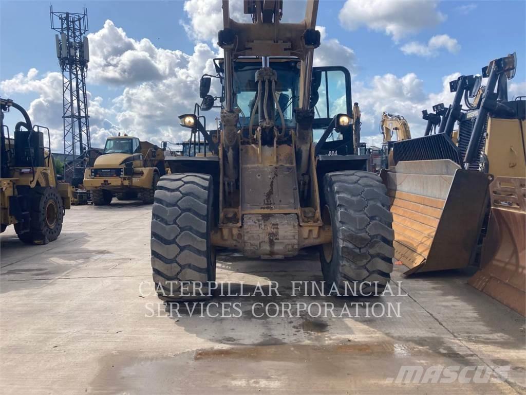 CAT 972M Pale gommate