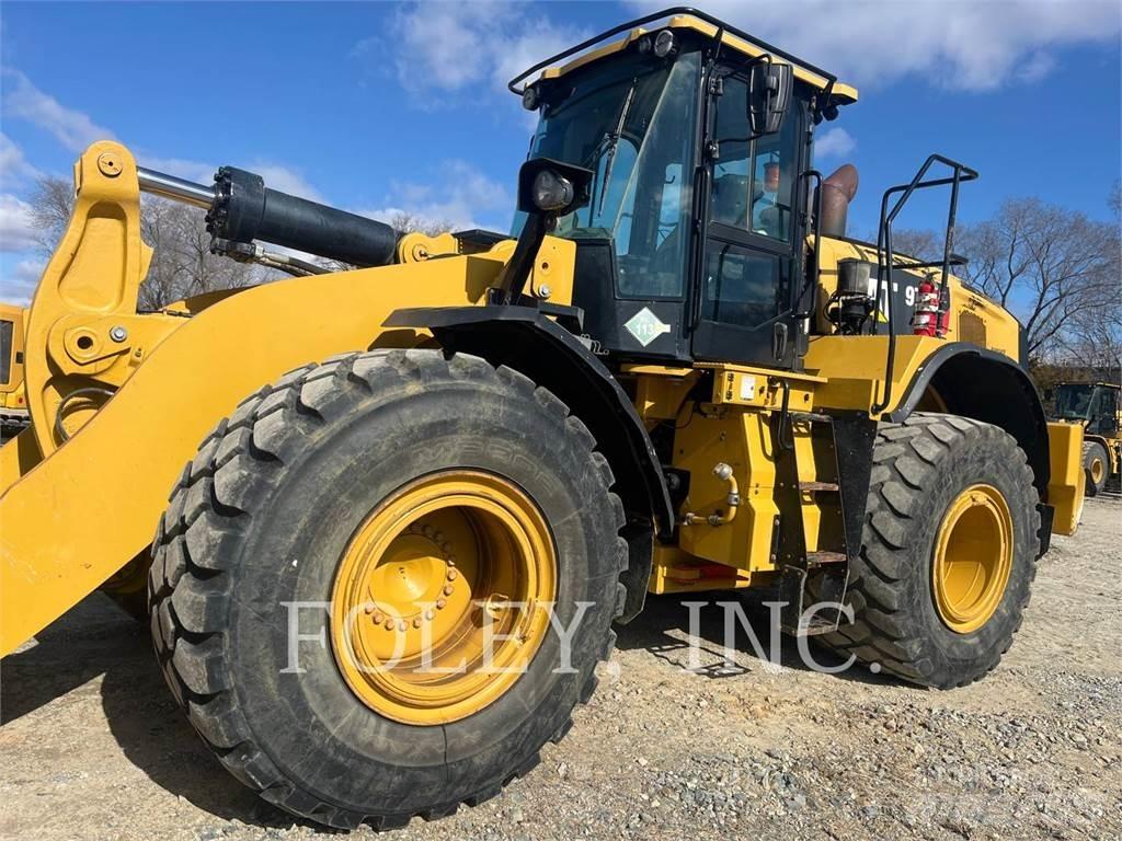 CAT 972M Pale gommate