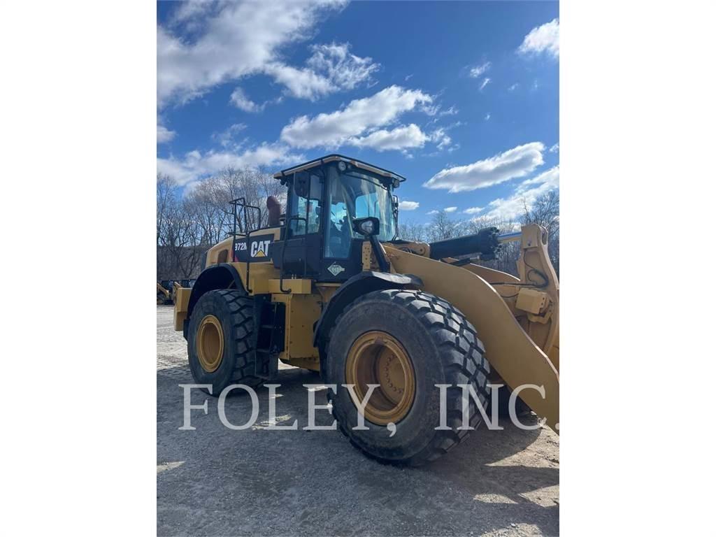 CAT 972M Pale gommate