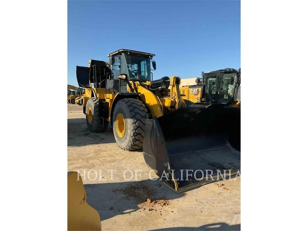 CAT 972M Pale gommate