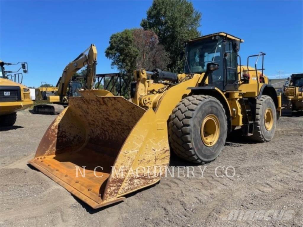 CAT 972M Pale gommate