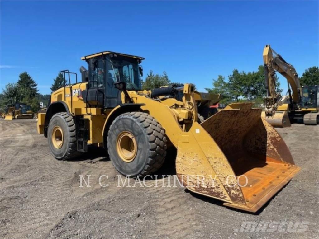 CAT 972M Pale gommate