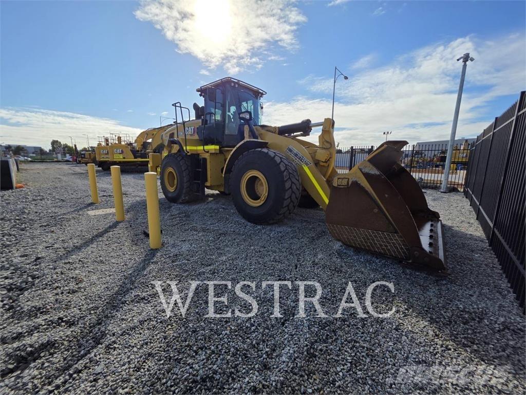 CAT 972M Pale gommate