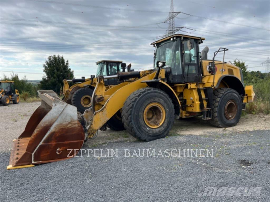 CAT 972M Pale gommate