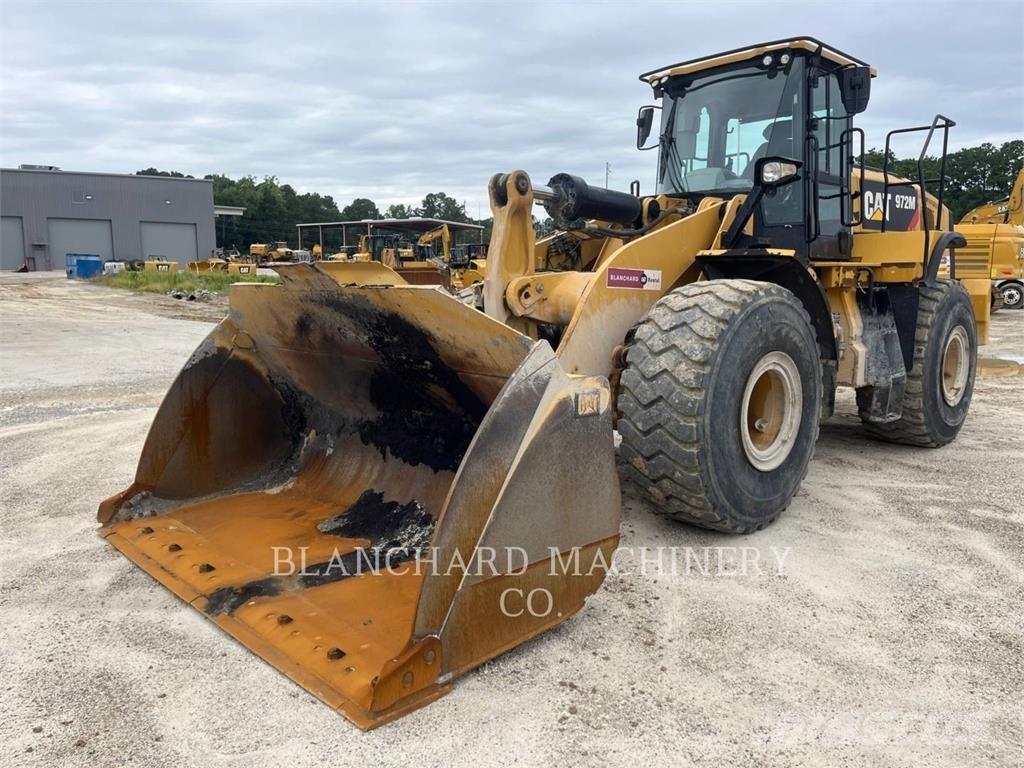 CAT 972M Pale gommate