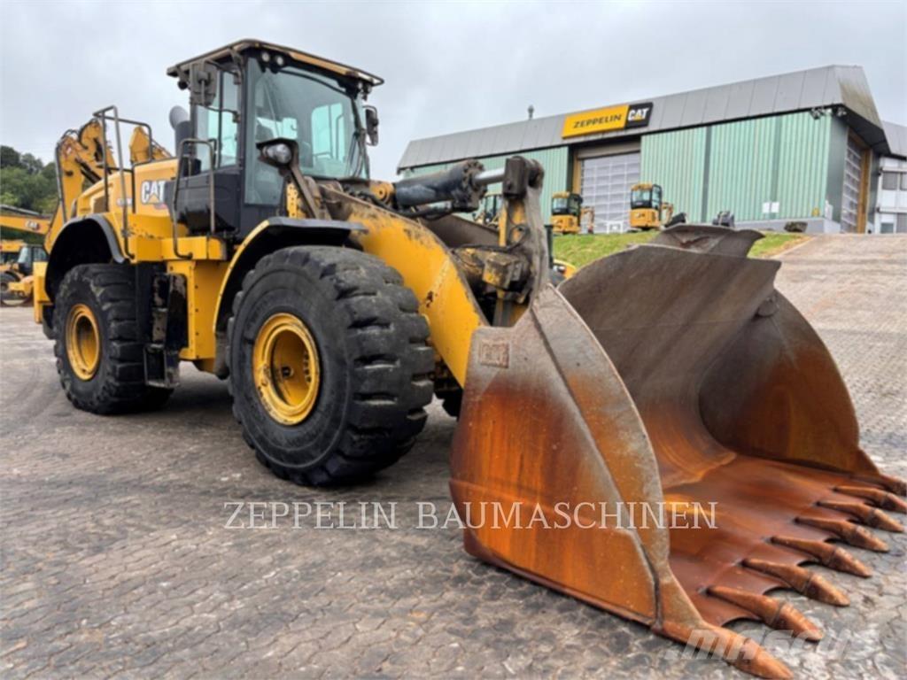 CAT 972M Pale gommate
