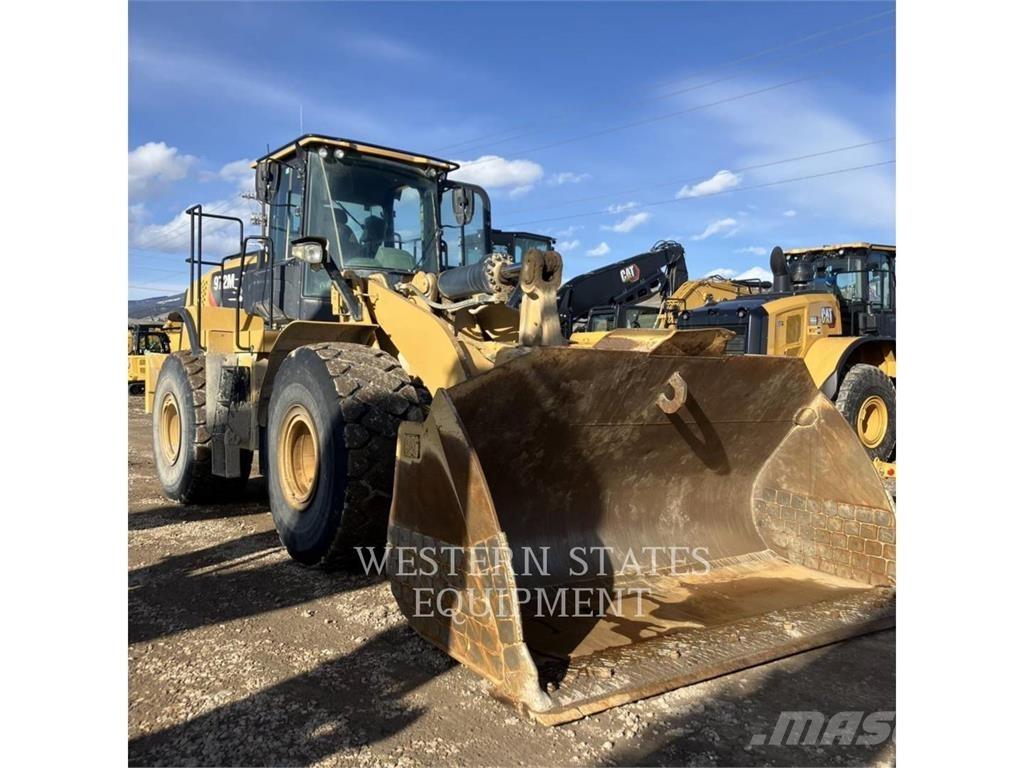CAT 972M Pale gommate