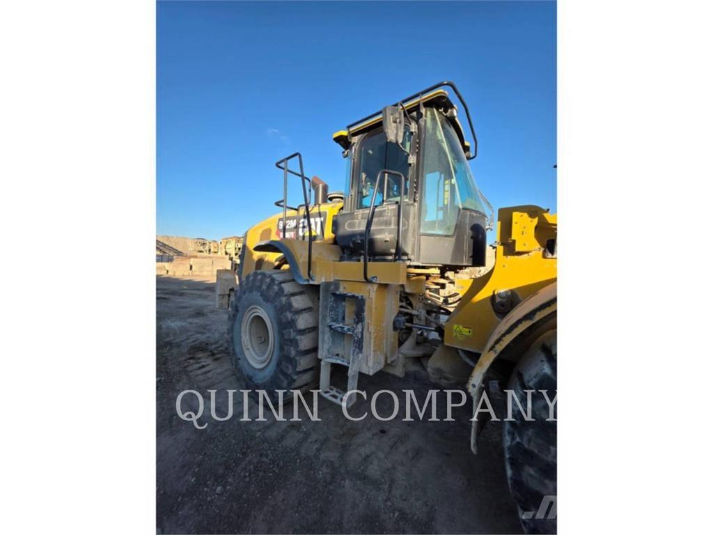 CAT 972M Pale gommate