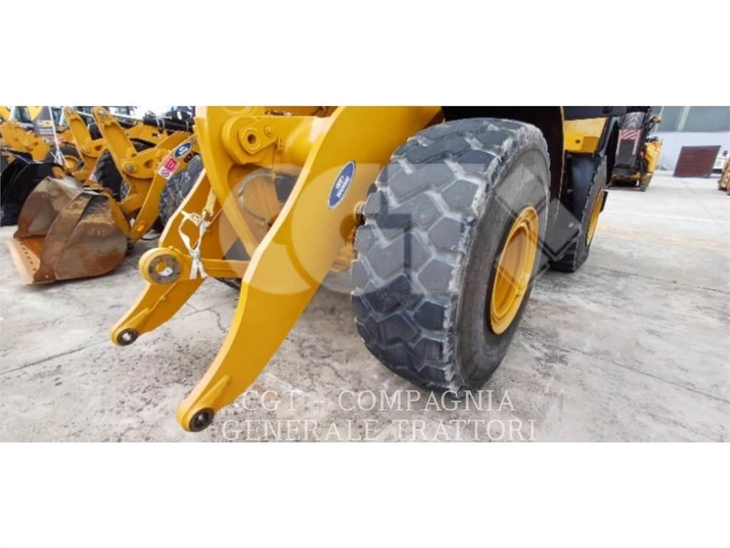 CAT 972M XE Pale gommate
