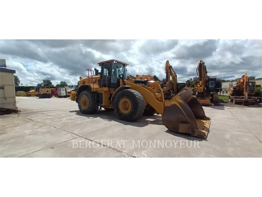 CAT 972M XE Pale gommate