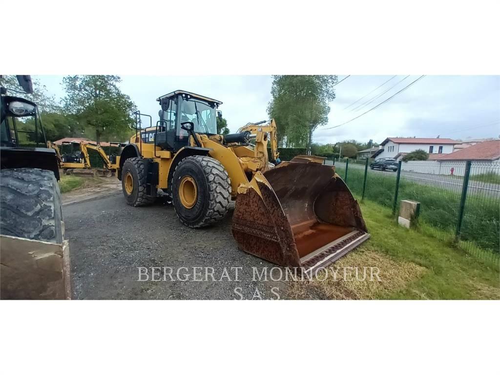 CAT 972M XE Pale gommate