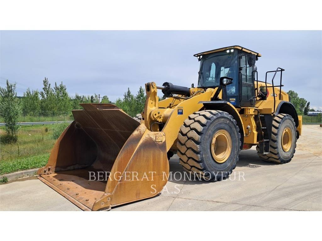 CAT 972M XE Pale gommate