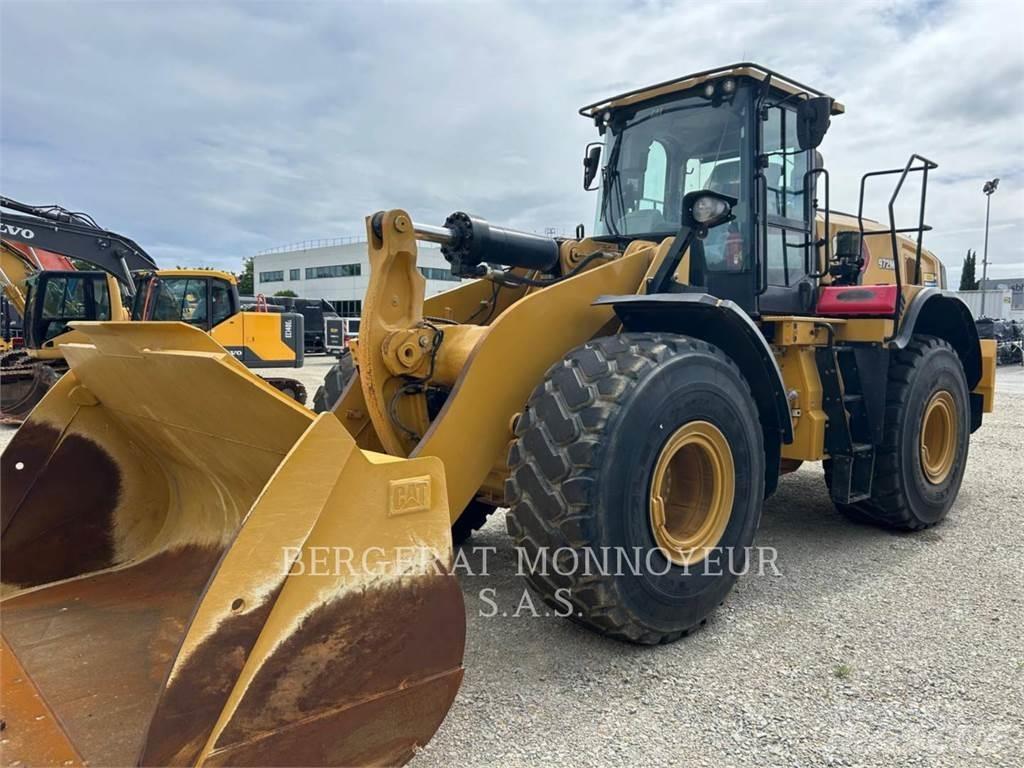 CAT 972M XE Pale gommate