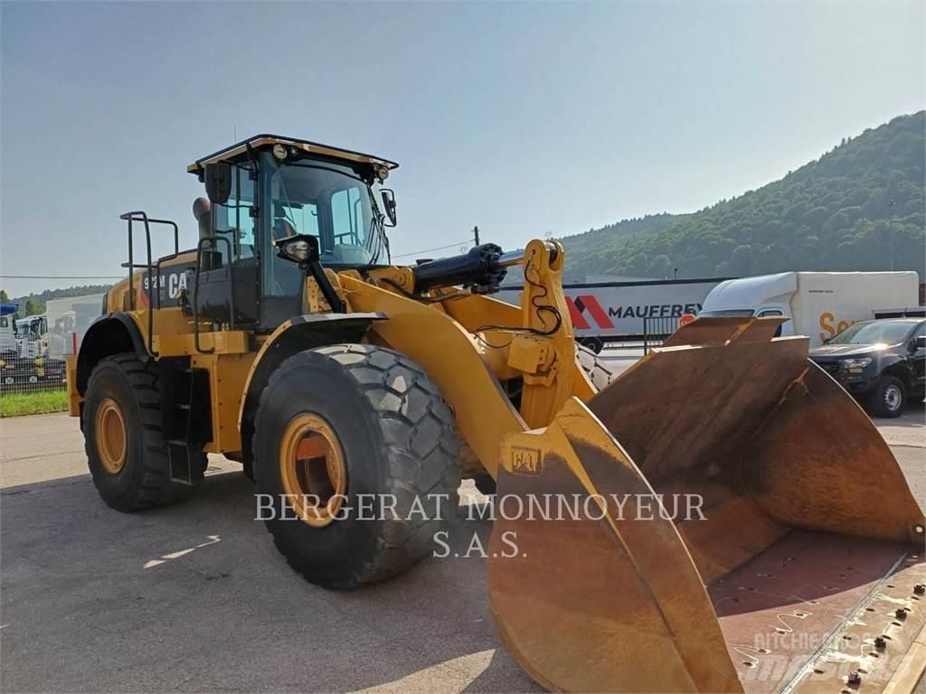 CAT 972M XE Pale gommate