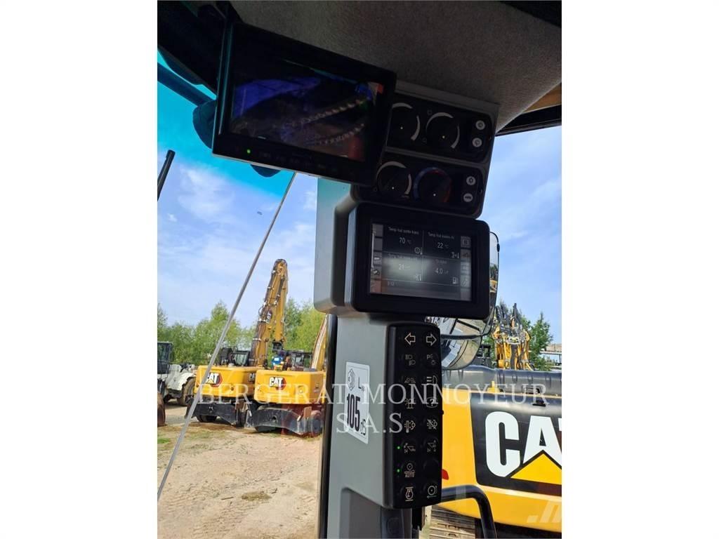 CAT 972M XE Pale gommate
